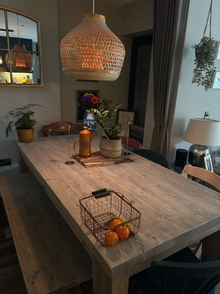 Real wood, six person dining table - Image 1
