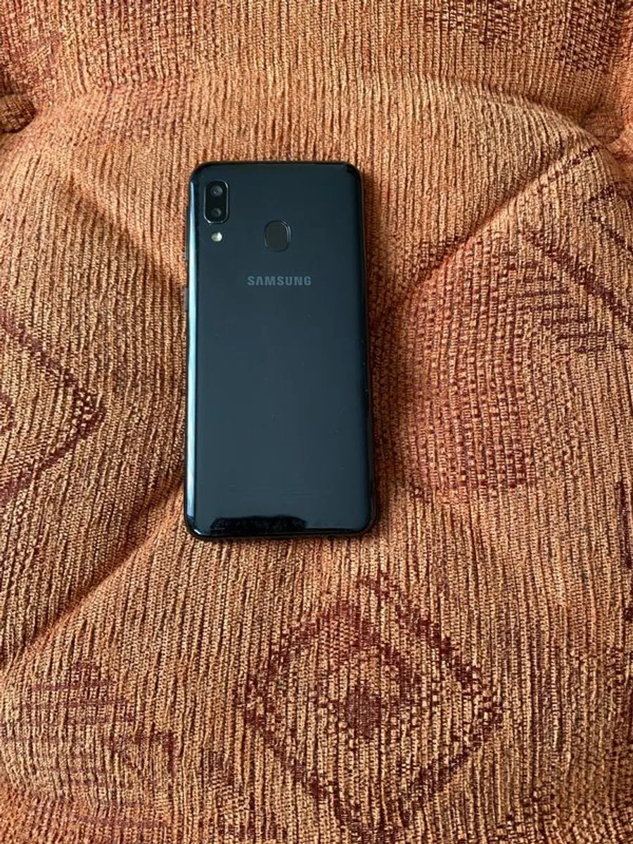 Samsung Galaxy A20e - Image 3