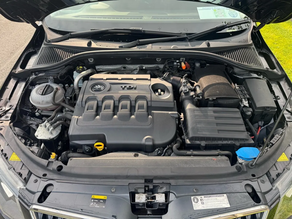Skoda Octavia Combi Elegance 1.6 TDI 105 HP - Image 4