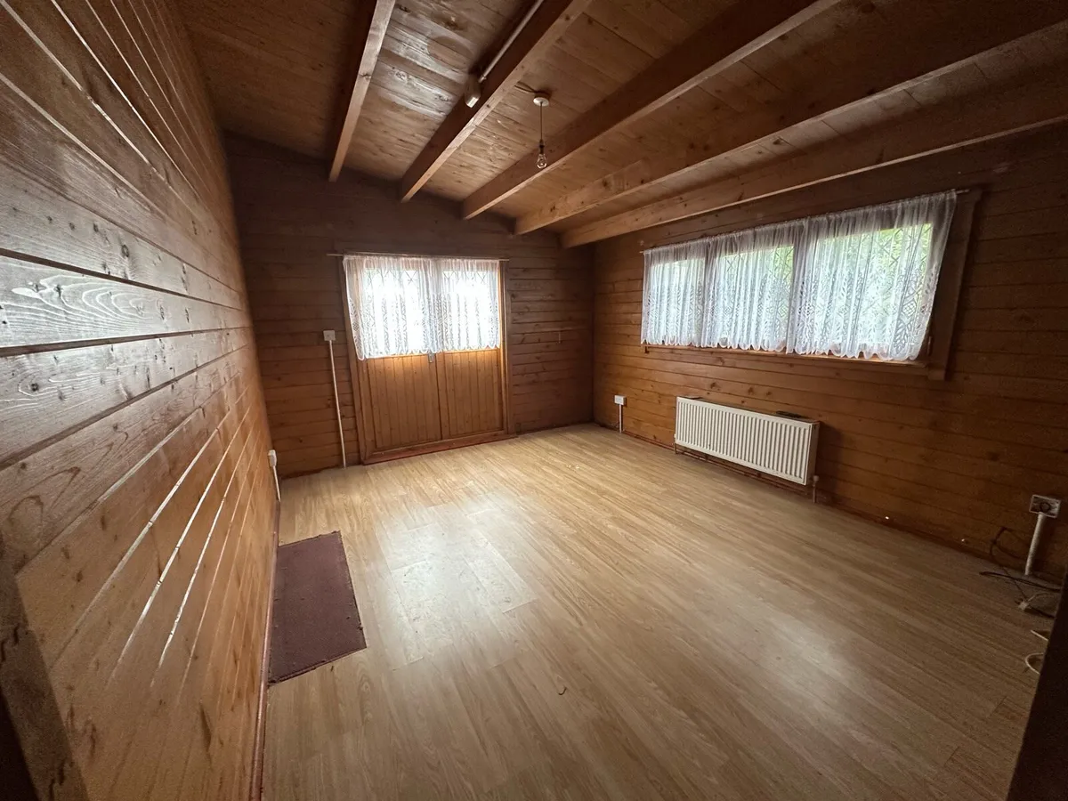Log Cabin - Image 4