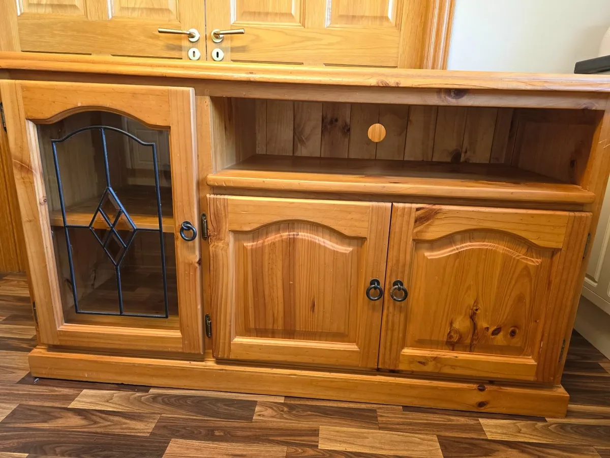 Oak sideboard - Image 1