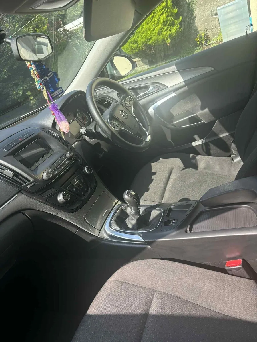Opel Insignia (Imacculate condition) - Image 4
