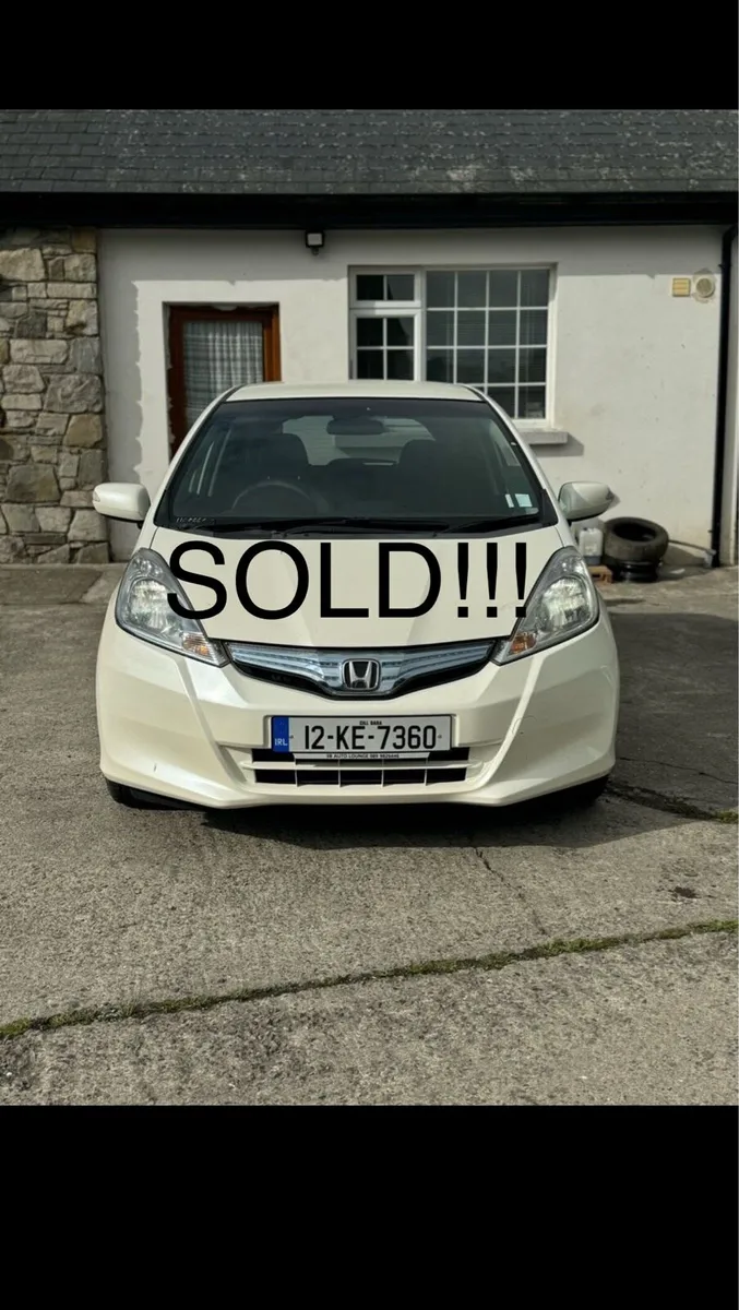 2012 HONDA FIT HYBRID 58000KM Keyless Pearl White - Image 1