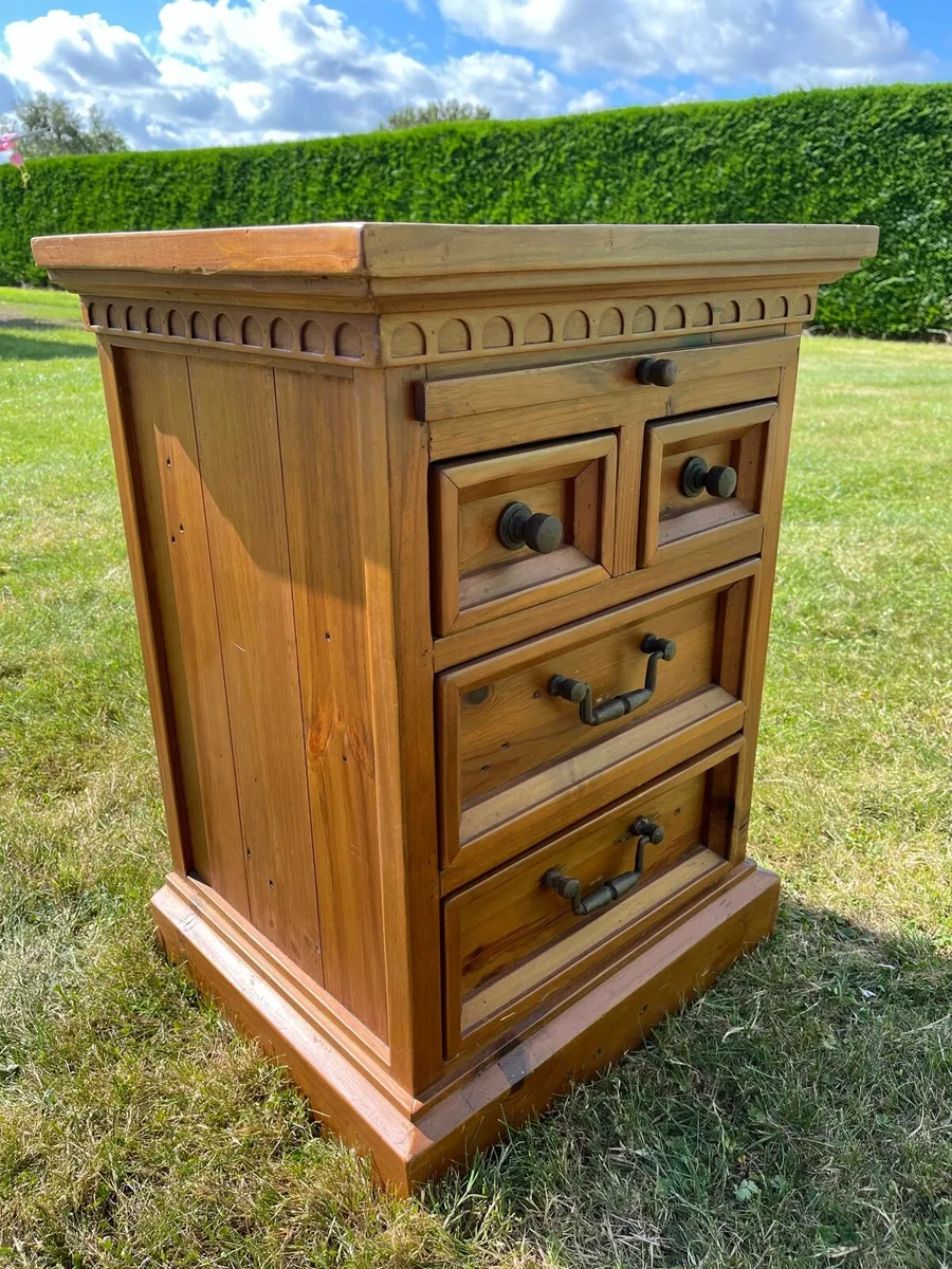 2 x Bedside lockers - Image 1