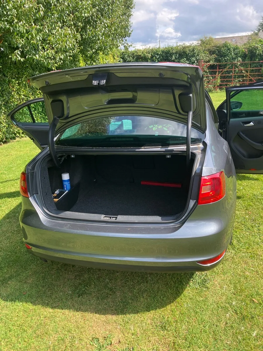 Volkswagen Jetta - Image 3