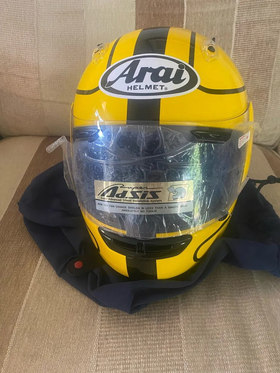 Joey Dunlop Arai Numbered Helmet Quantum - Image 1