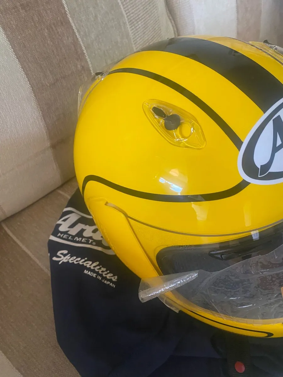Joey Dunlop Arai Numbered Helmet Quantum - Image 2