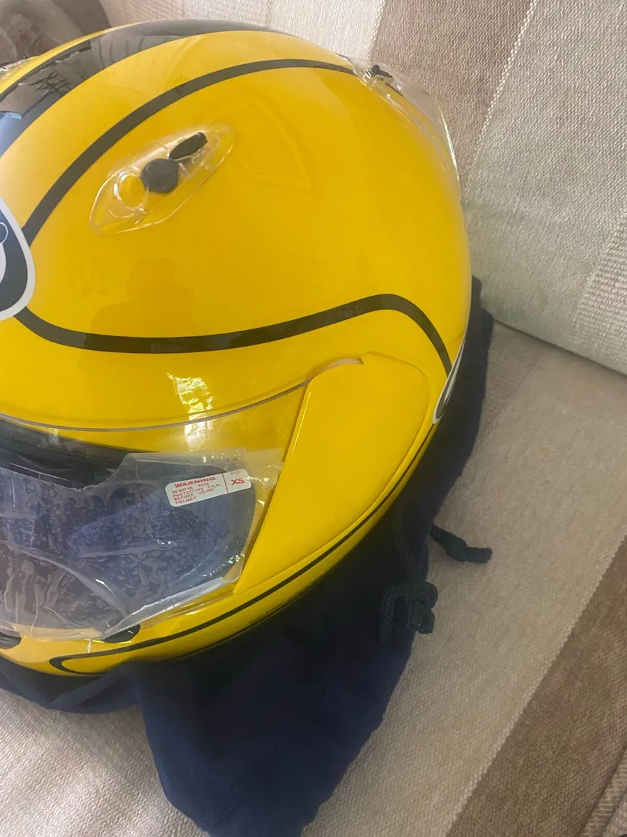 Joey Dunlop Arai Numbered Helmet Quantum - Image 3