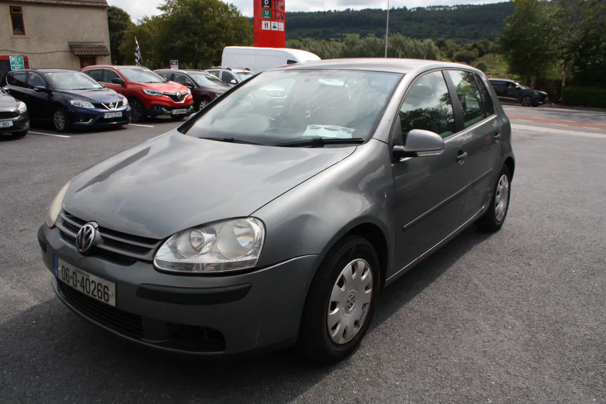 2006 Volkswagen Golf 1.4 5-dr Petrol - Image 1