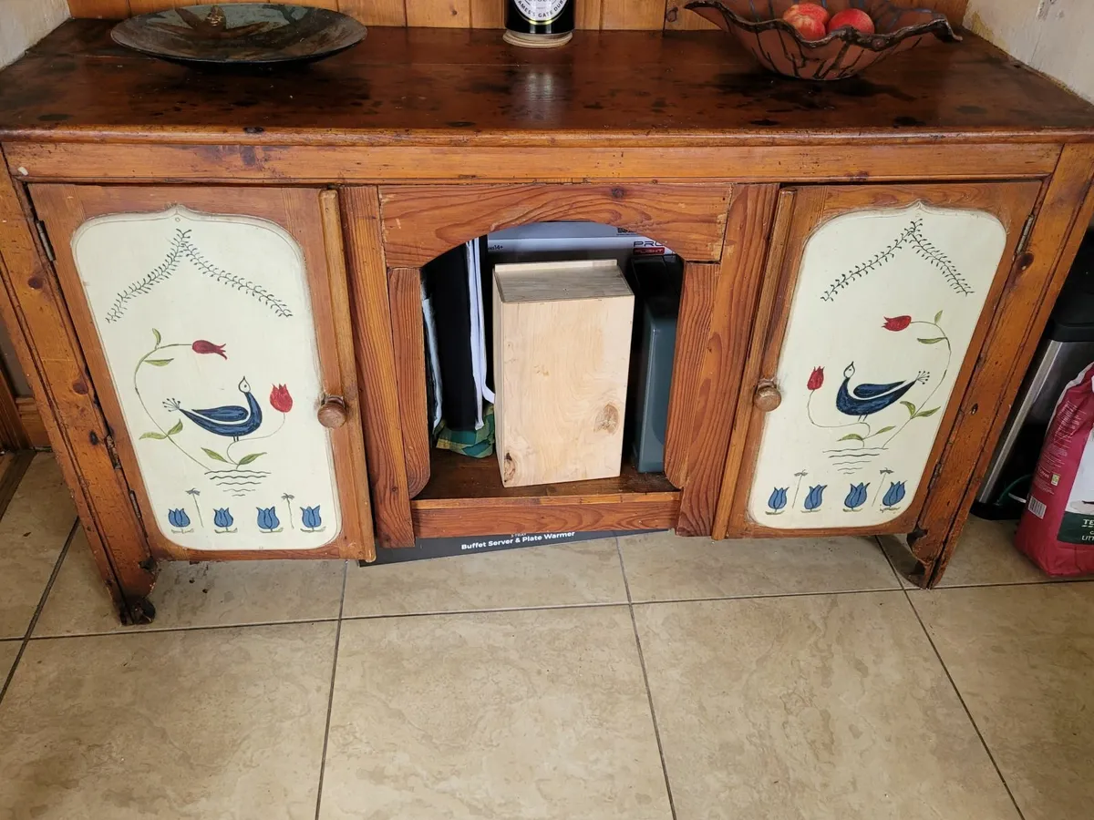 Kitchen dresser free to takeaway - Image 4