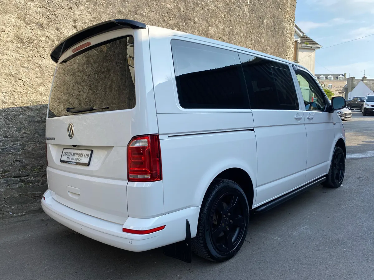 Feb 2019 Volkswagen Transporter Shuttle 8 Seat DSG - Image 3