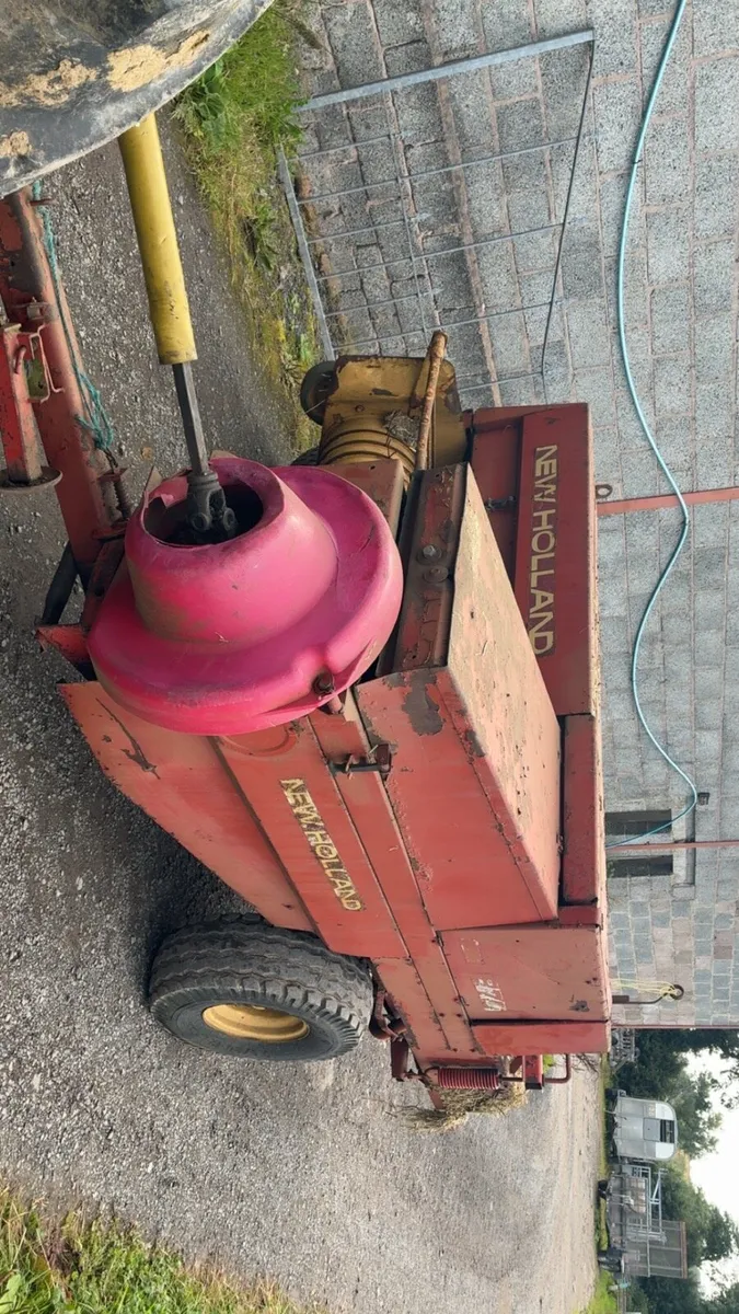 New Holland 370 square baler - Image 2