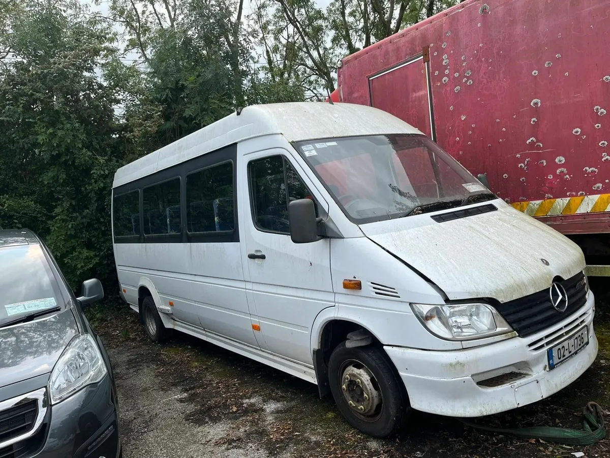 Mercedes Sprinter Minibus - Break or repair