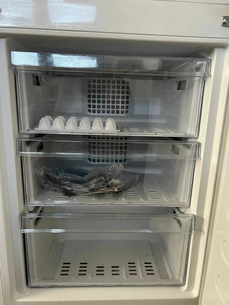 Indesit Fridge Freezer - Immaculate Condition - Un - Image 3