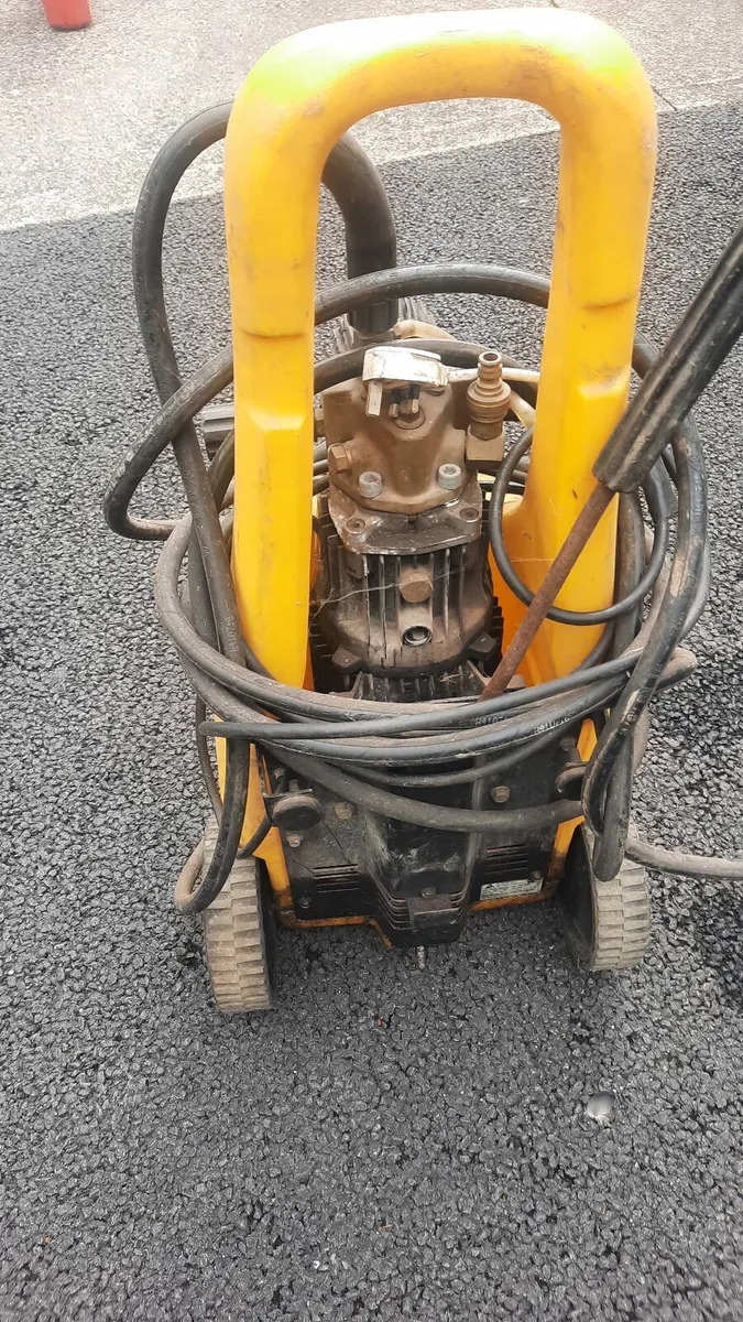 Heavy duty electric powerwasher- excellent - Image 4