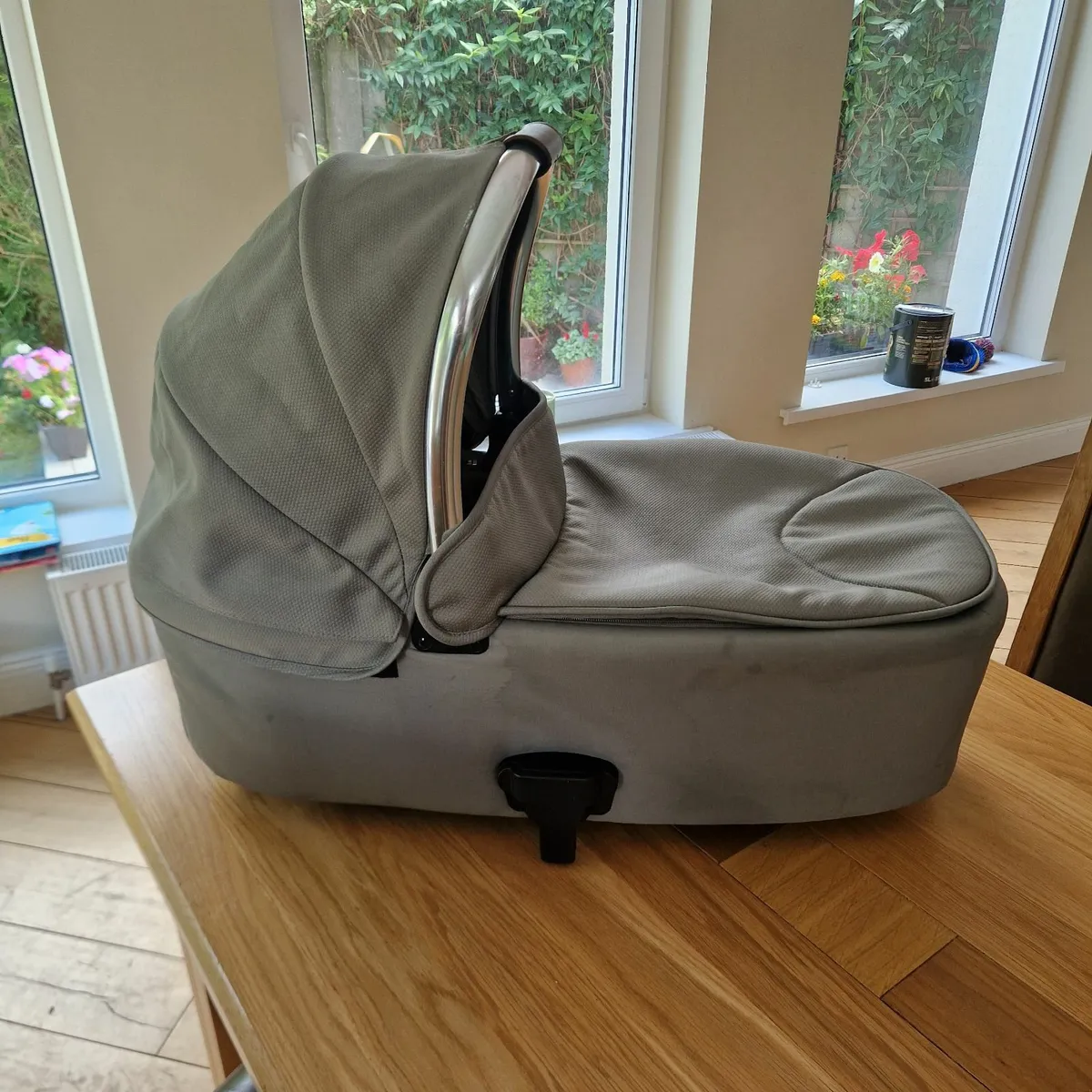 Pram/Mamas and Papas Carrycot - Image 3