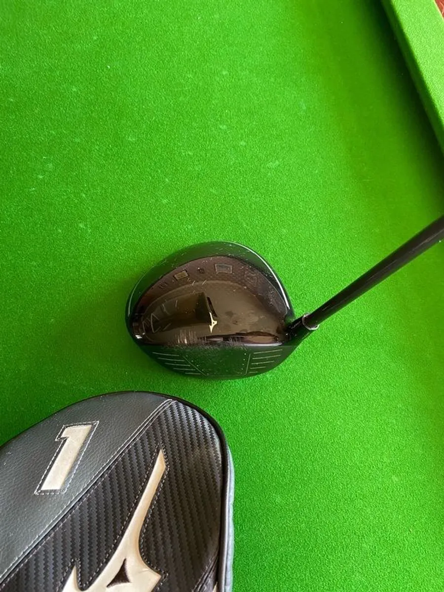Golf club - Image 1