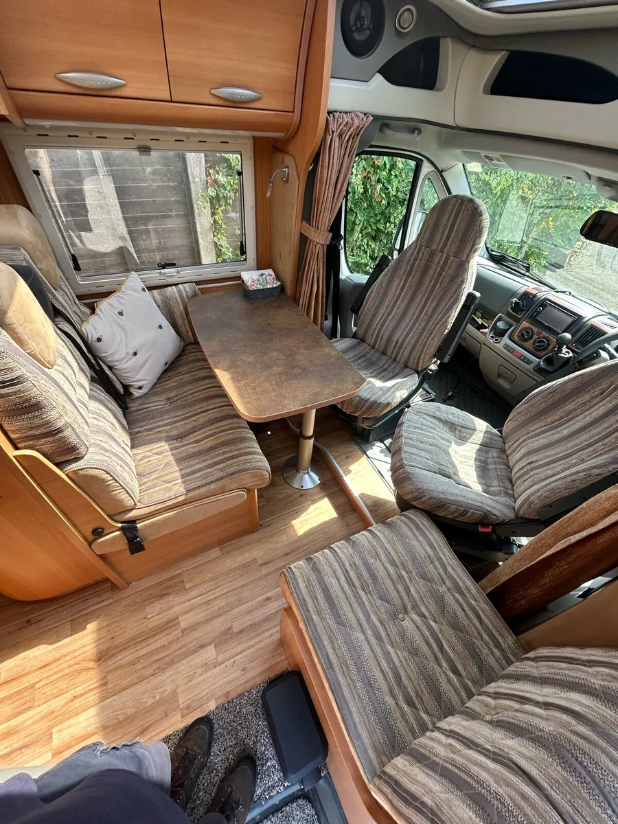 Chausson Allegro Island Bed - Image 4