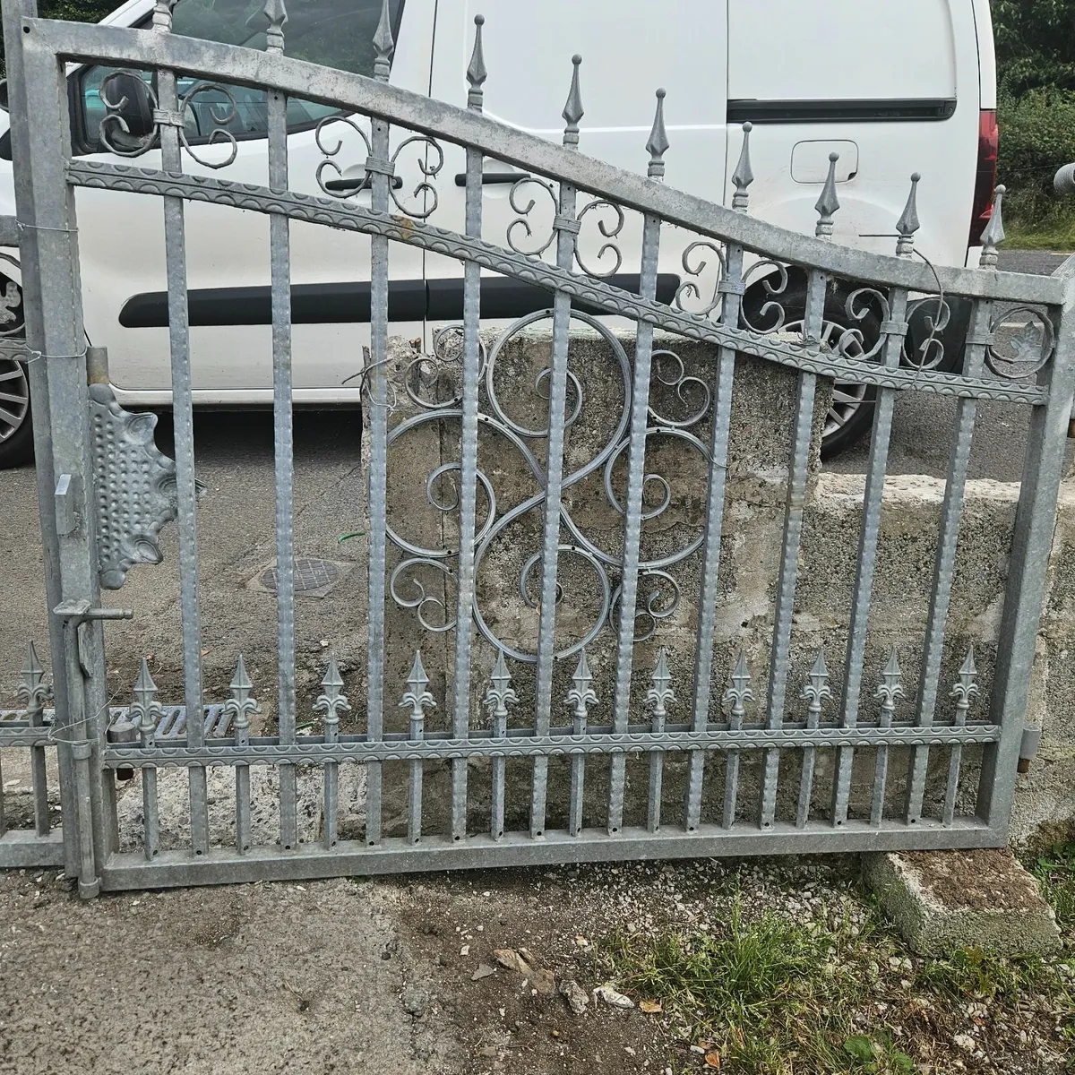 Gates - Image 3