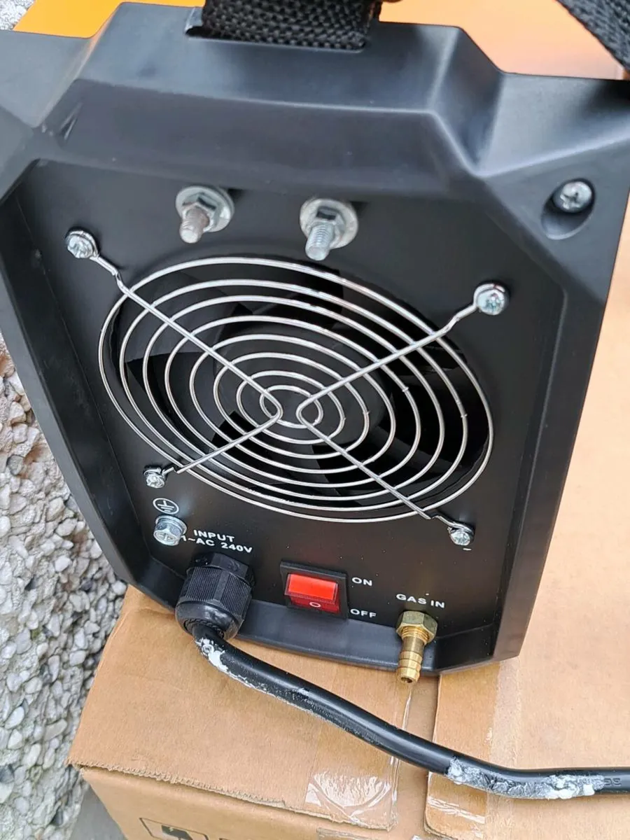 Plasma cutter 230v - Image 3