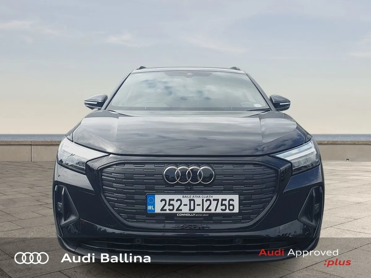 Audi Q4 E-tron S-line BLK Ed high Beam ambient Li - Image 4