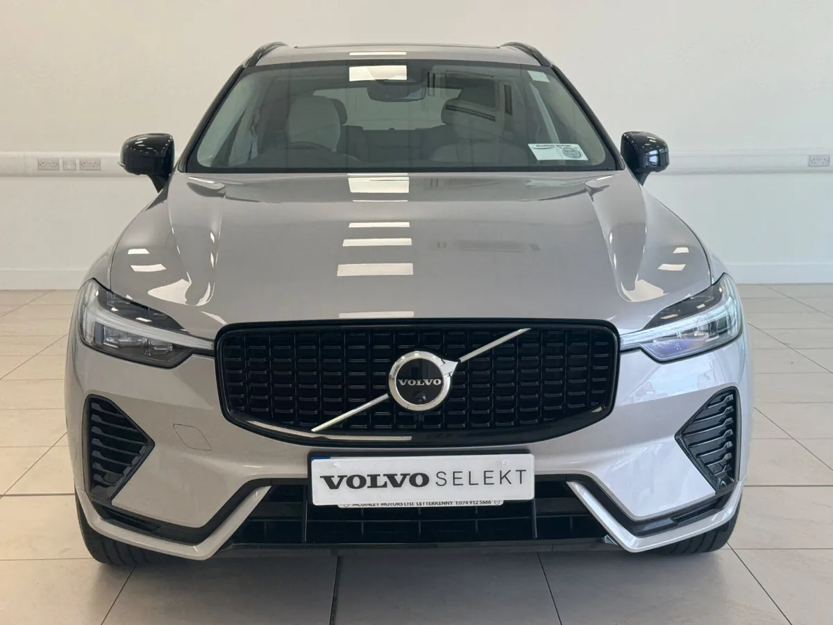 Volvo XC60 2023 - Image 2