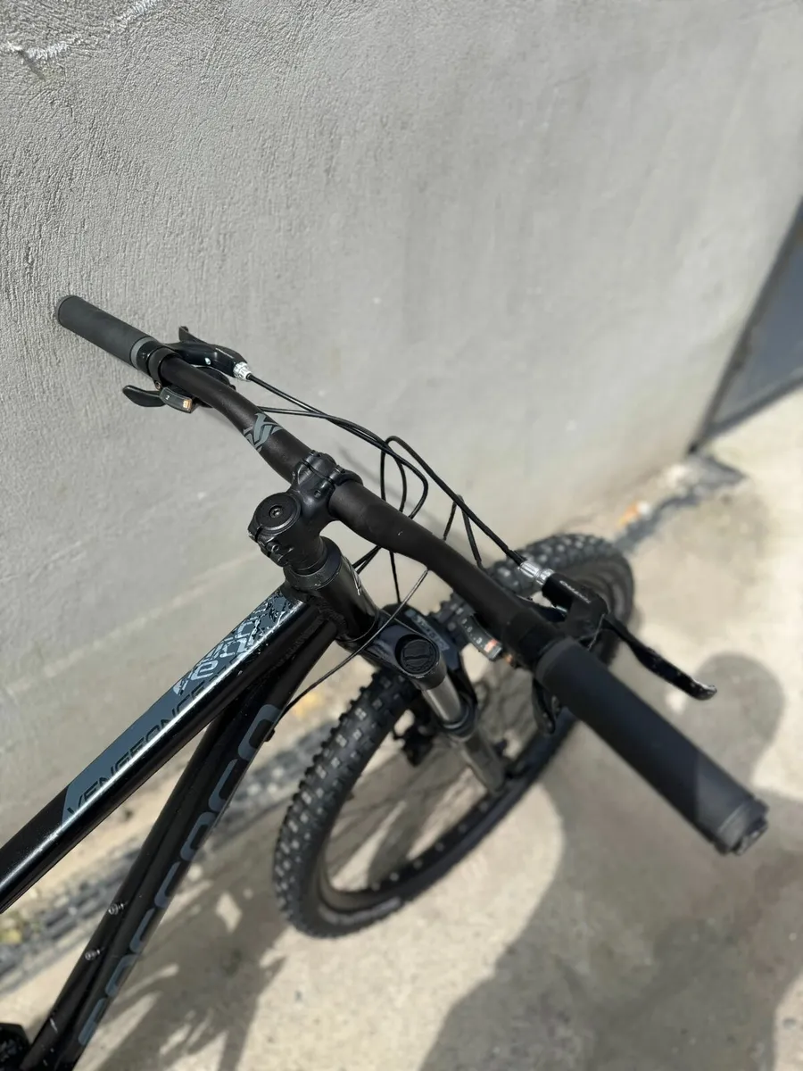 Carrera Vengeance Mountain Bike - Image 4