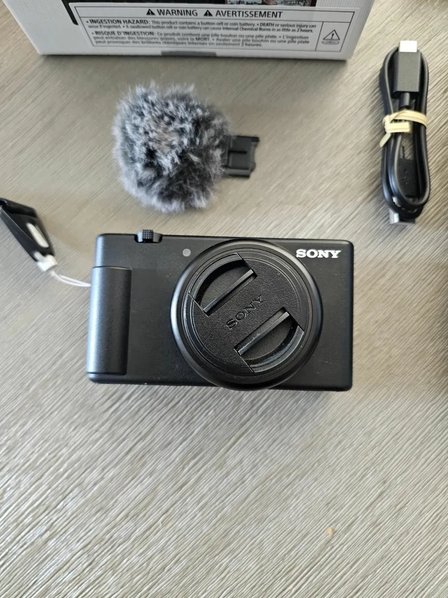 Sony ZV-1F 20.1MP Vlogging Camera - Image 2