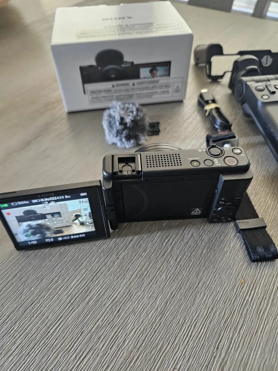 Sony ZV-1F 20.1MP Vlogging Camera - Image 3