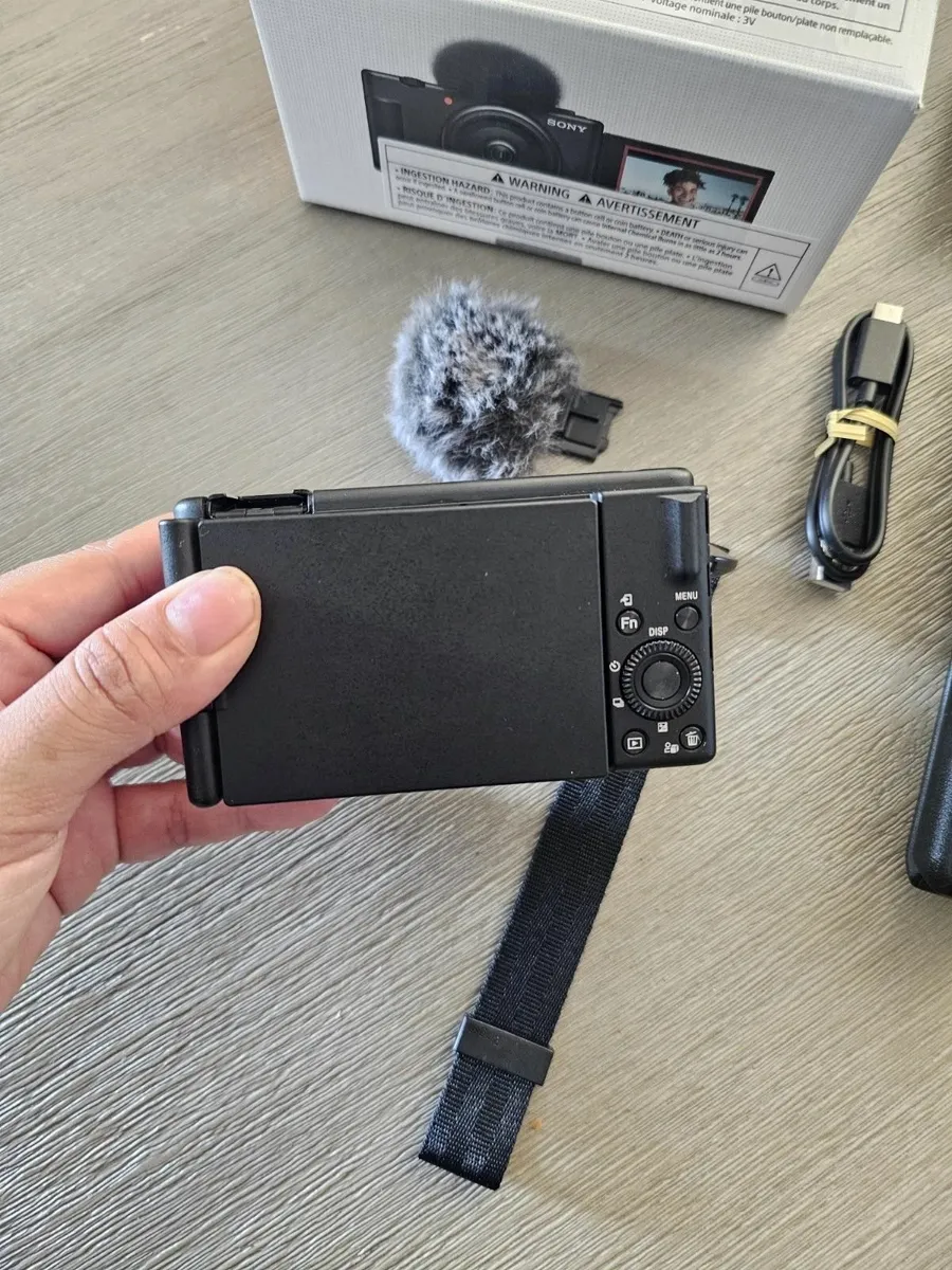 Sony ZV-1F 20.1MP Vlogging Camera - Image 4