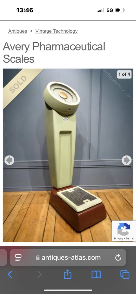 Vintage Pharmacy scales - Image 2