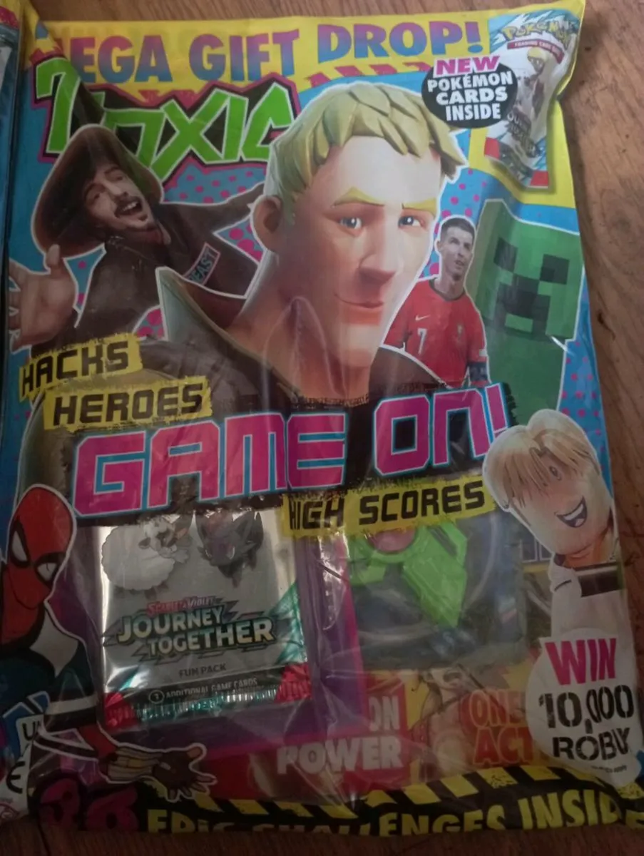 TOXIC MAGAZINE'S WITH TOY'S AND POKÉMON  CARDS. - Image 2