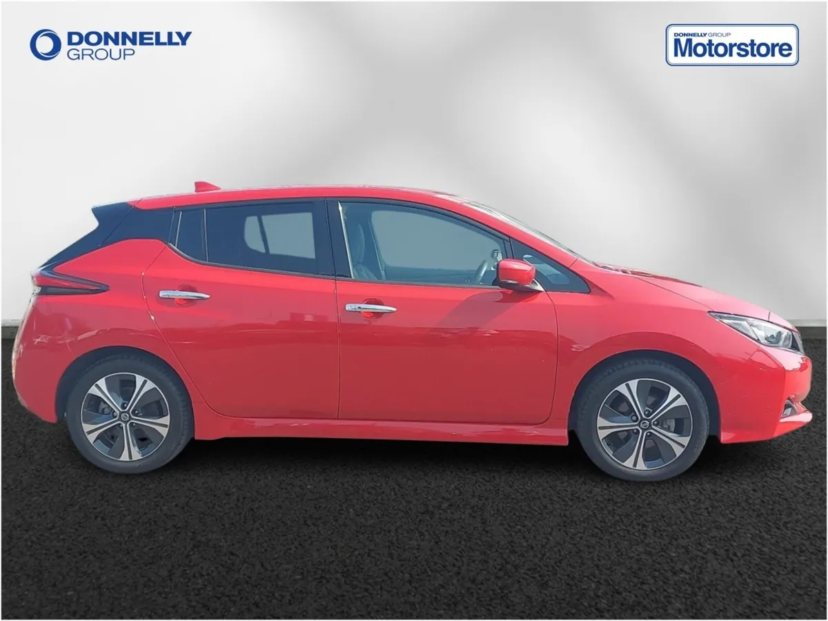 Nissan LEAF Hatchback Tekna - Image 2