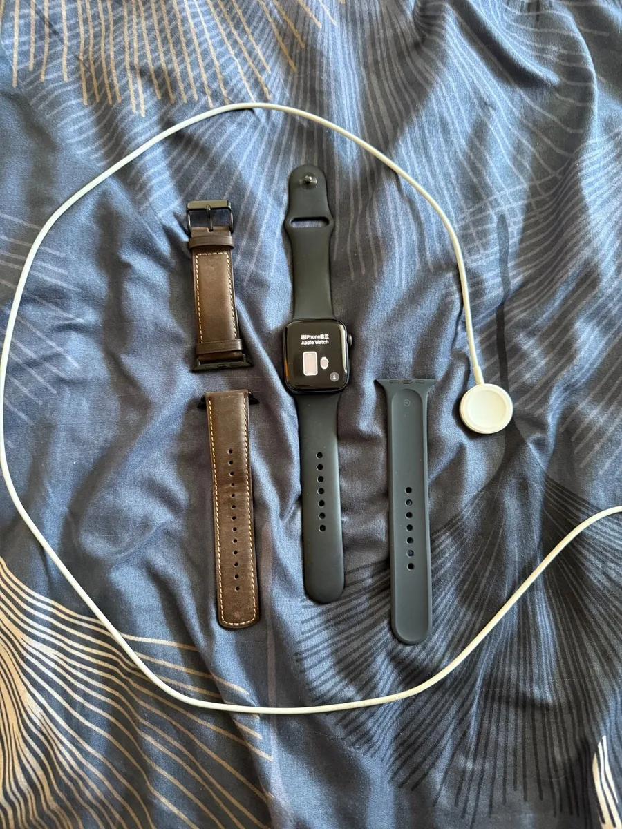 Apple Watch SE 44mm first gen