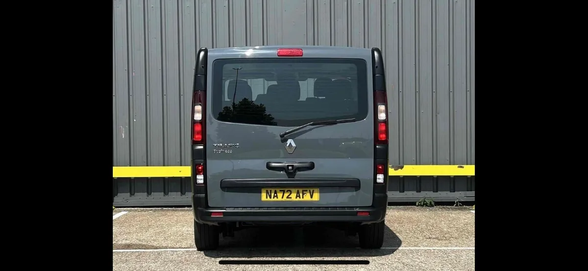 2023 RENAULT TRAFIC LWB 9 SEATER 2.0 - Image 4