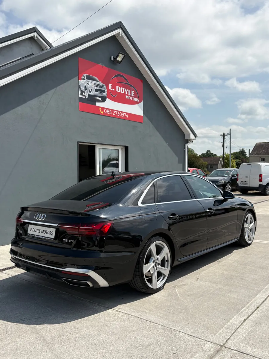 Audi A4 2022 Sline - Image 4