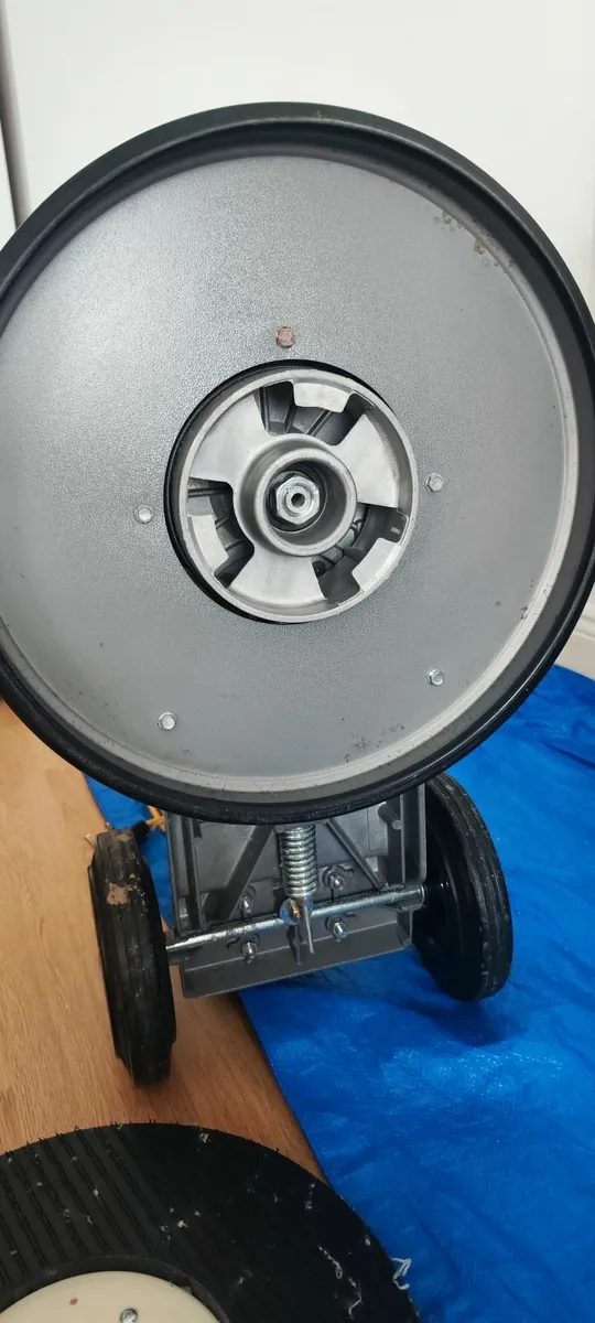 Floor buffer,carpet & hard floor cleaning machine - Image 3