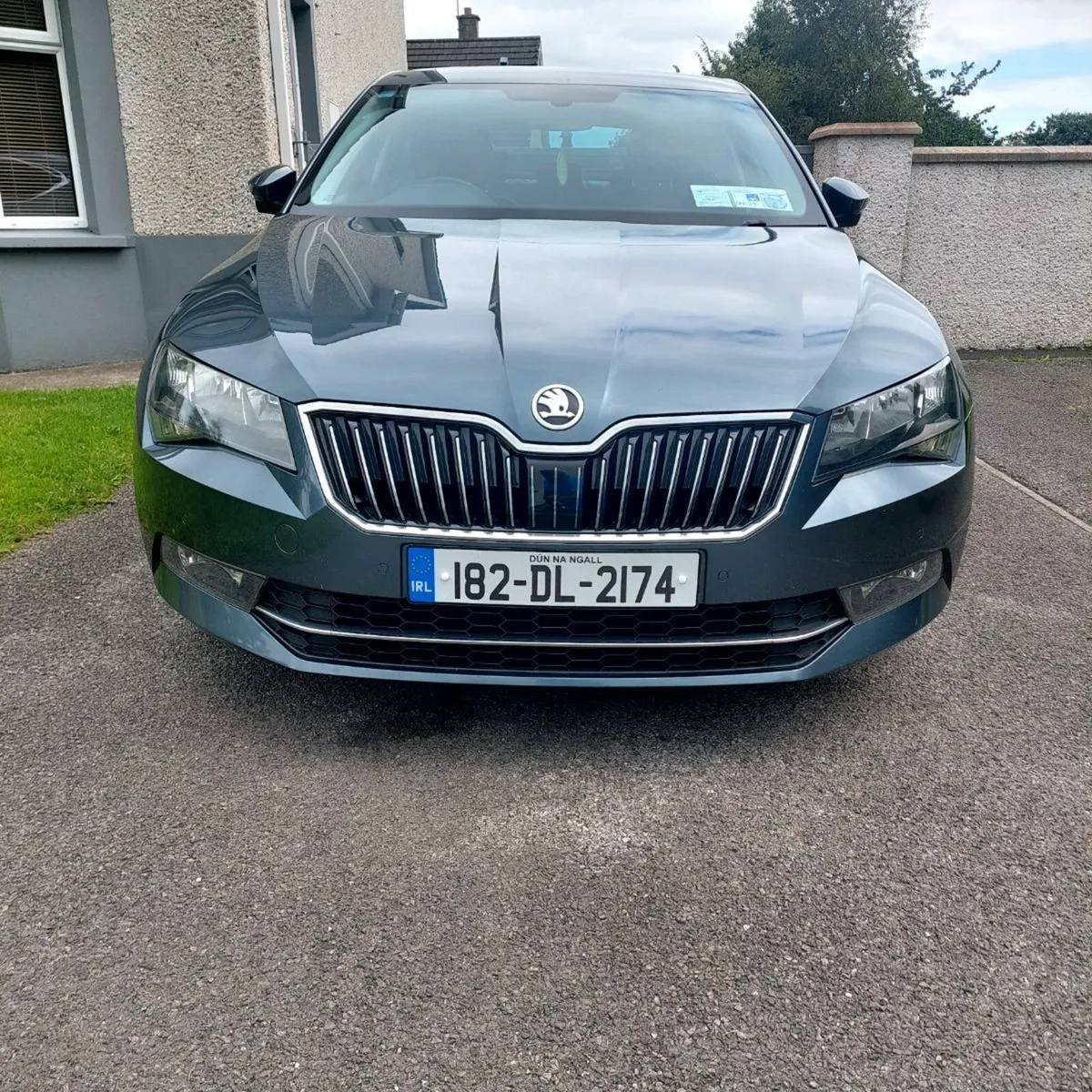 Car - Image 2
