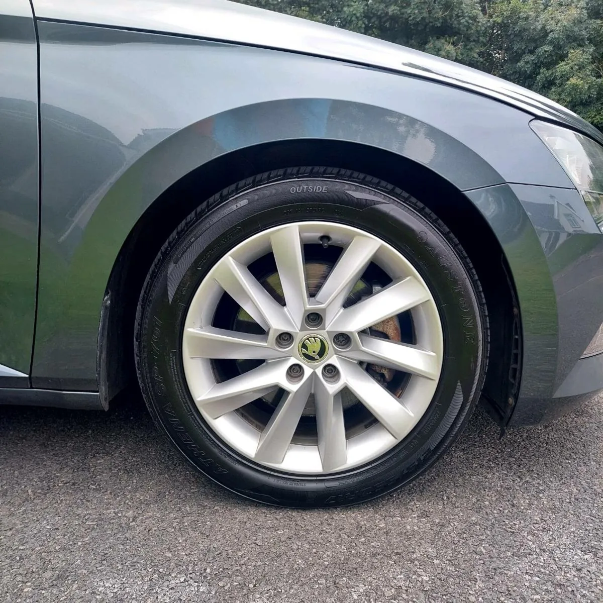 Car - Image 4