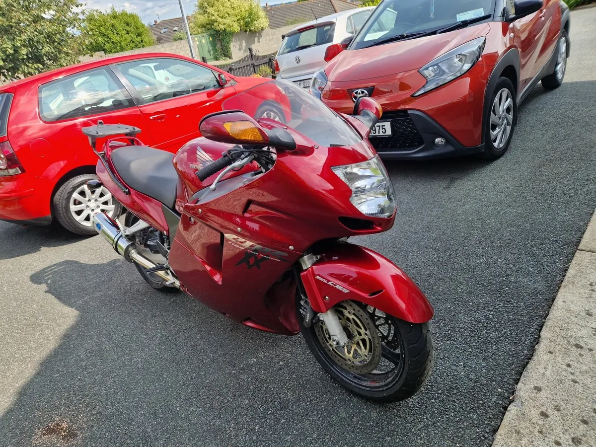 2000 Honda Blackbird CBR1100xx EFi - Image 1