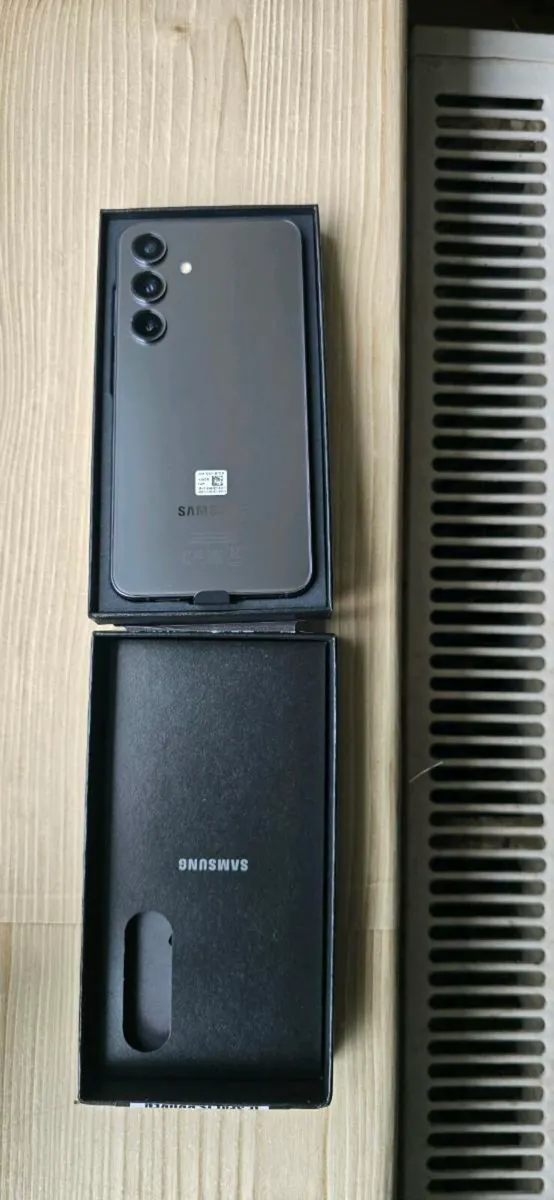 Brand new Samsung S24 - Image 4