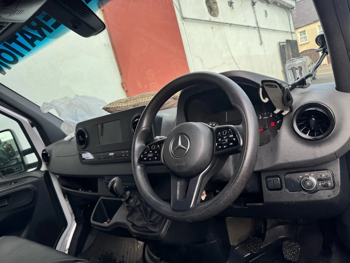 Mercedes Luton Body - Image 4