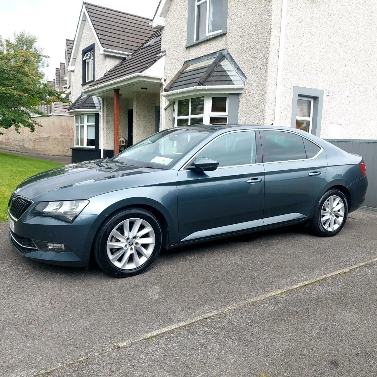 Car - Image 1