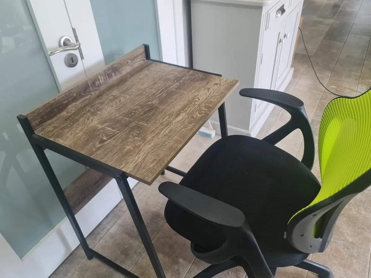 Desktop and chair - Image 2