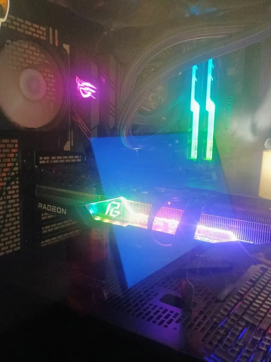 Asrock phantom gaming RX 7700 XT 12GB - Image 3