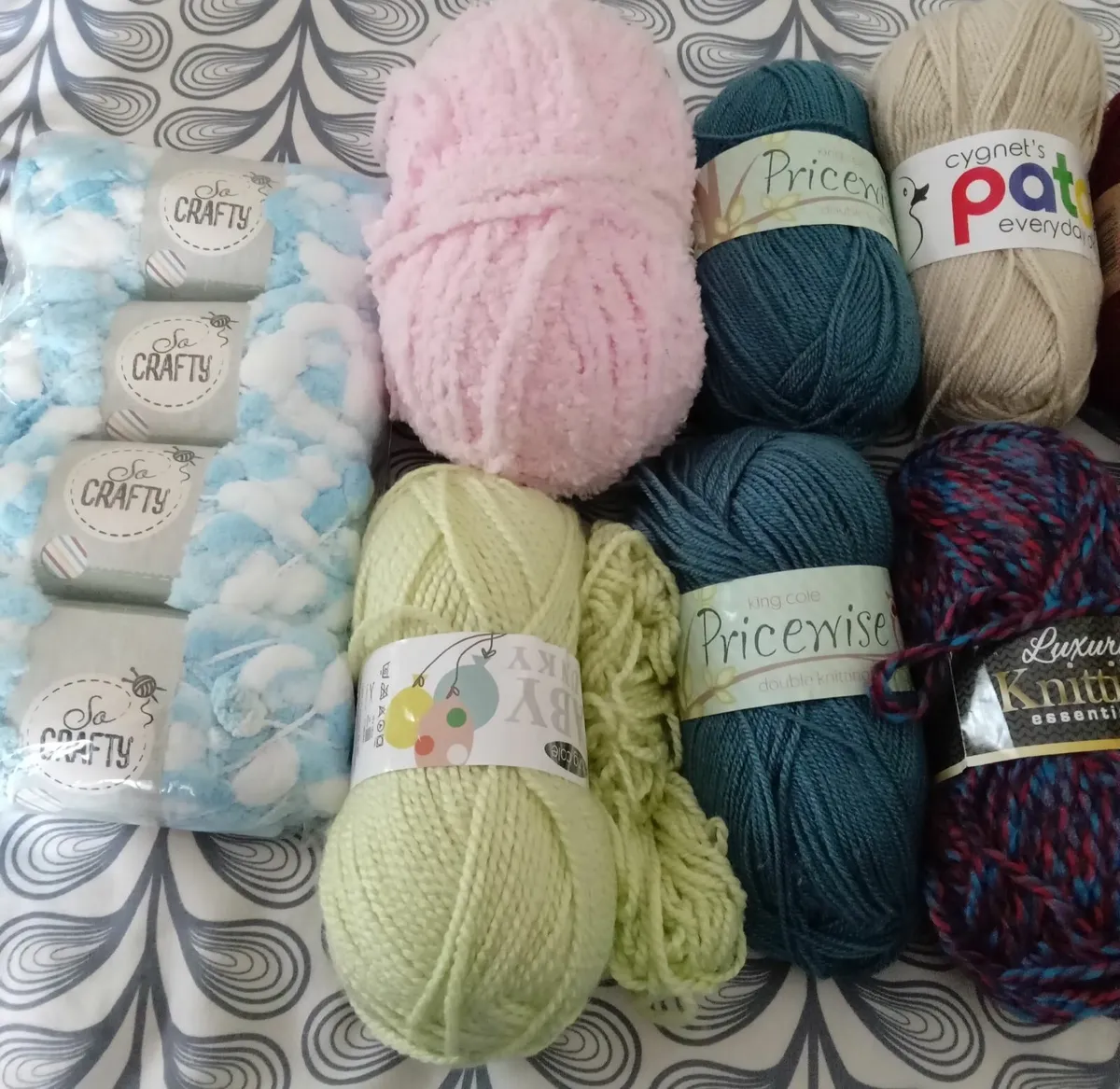 Knitting wool - Image 1