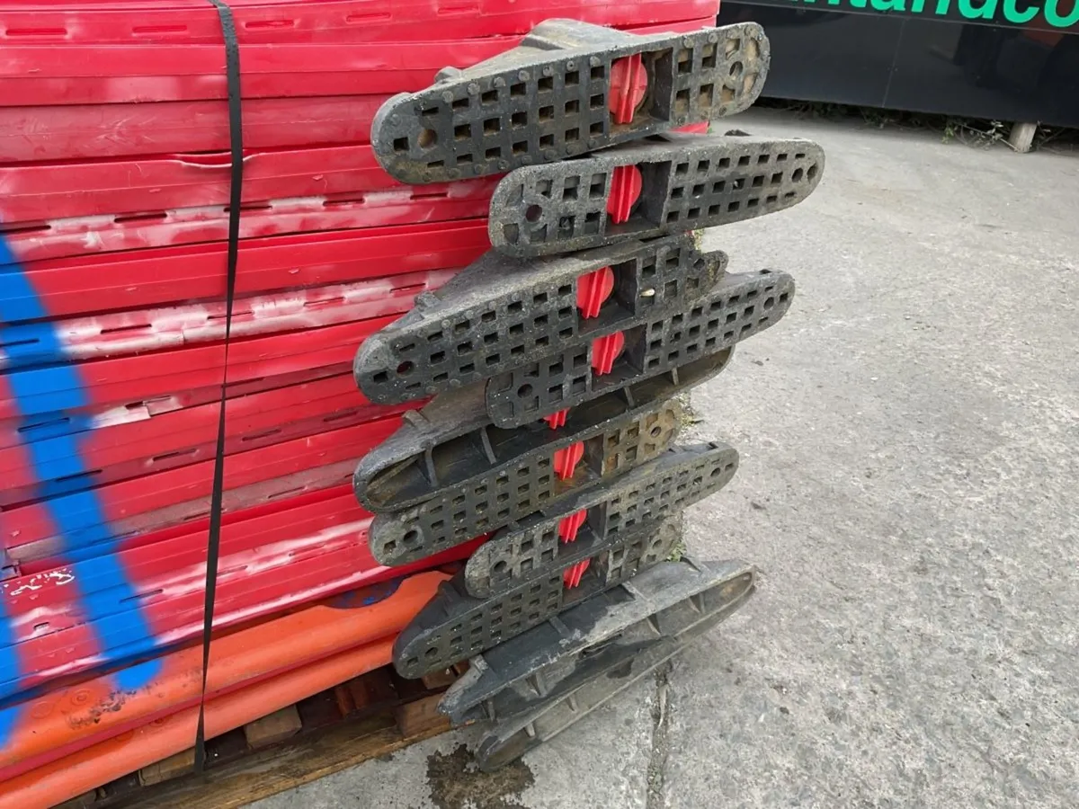 PEDESTRIAN SAFETY BARRIERS.........11. - Image 3