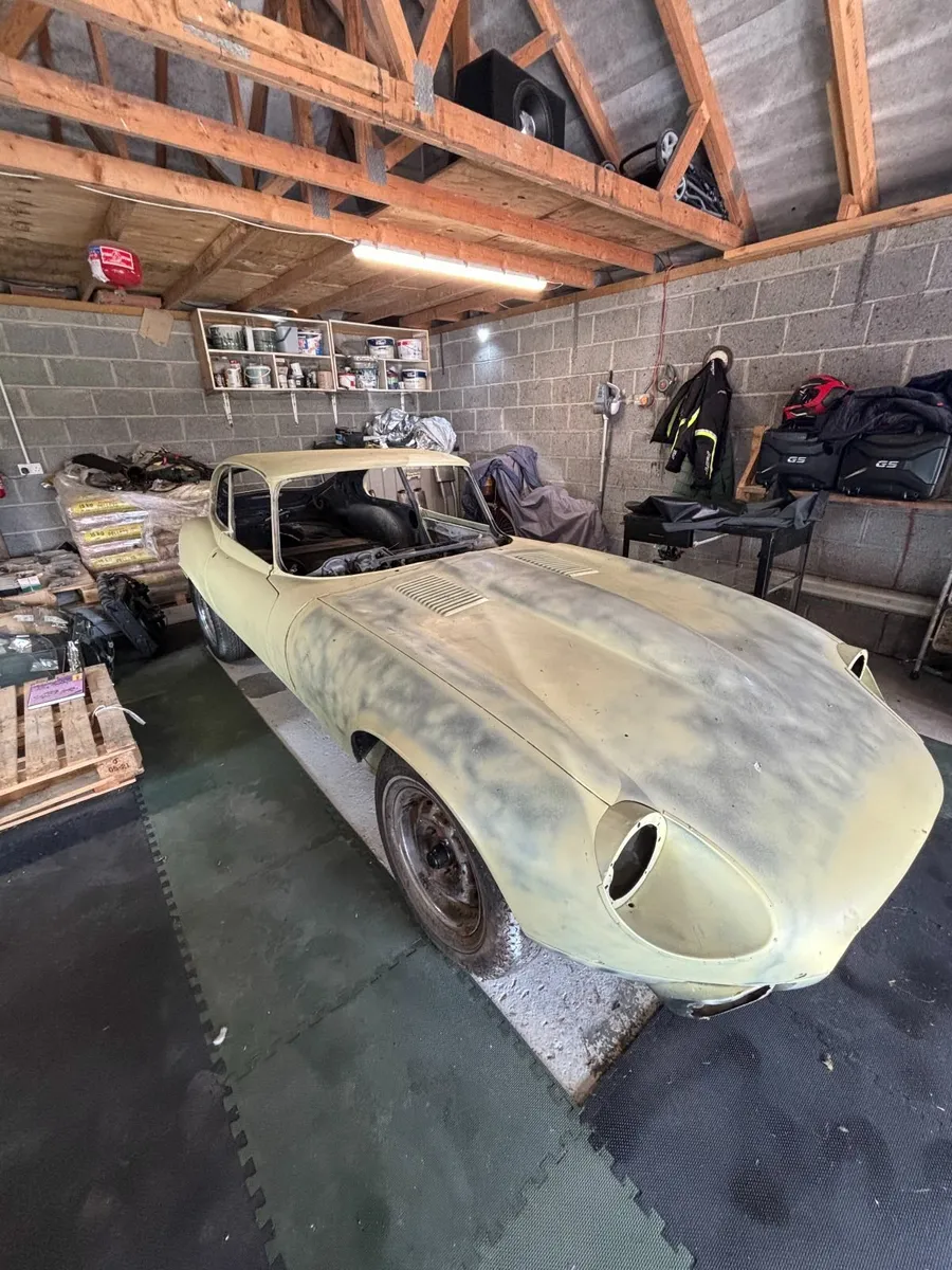 Jaguar E Type Series 3  V12 5.3L - Image 1