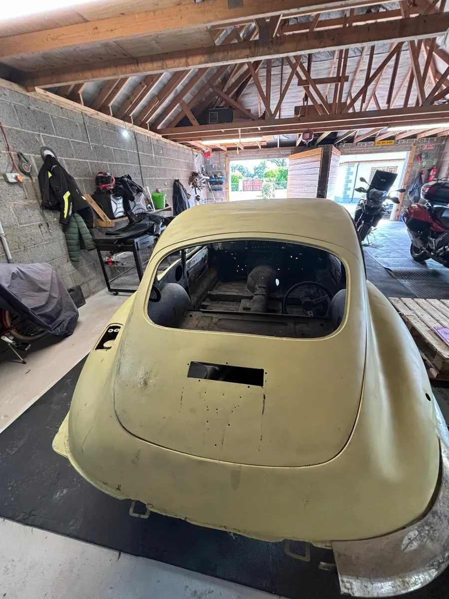 Jaguar E Type Series 3  V12 5.3L - Image 3