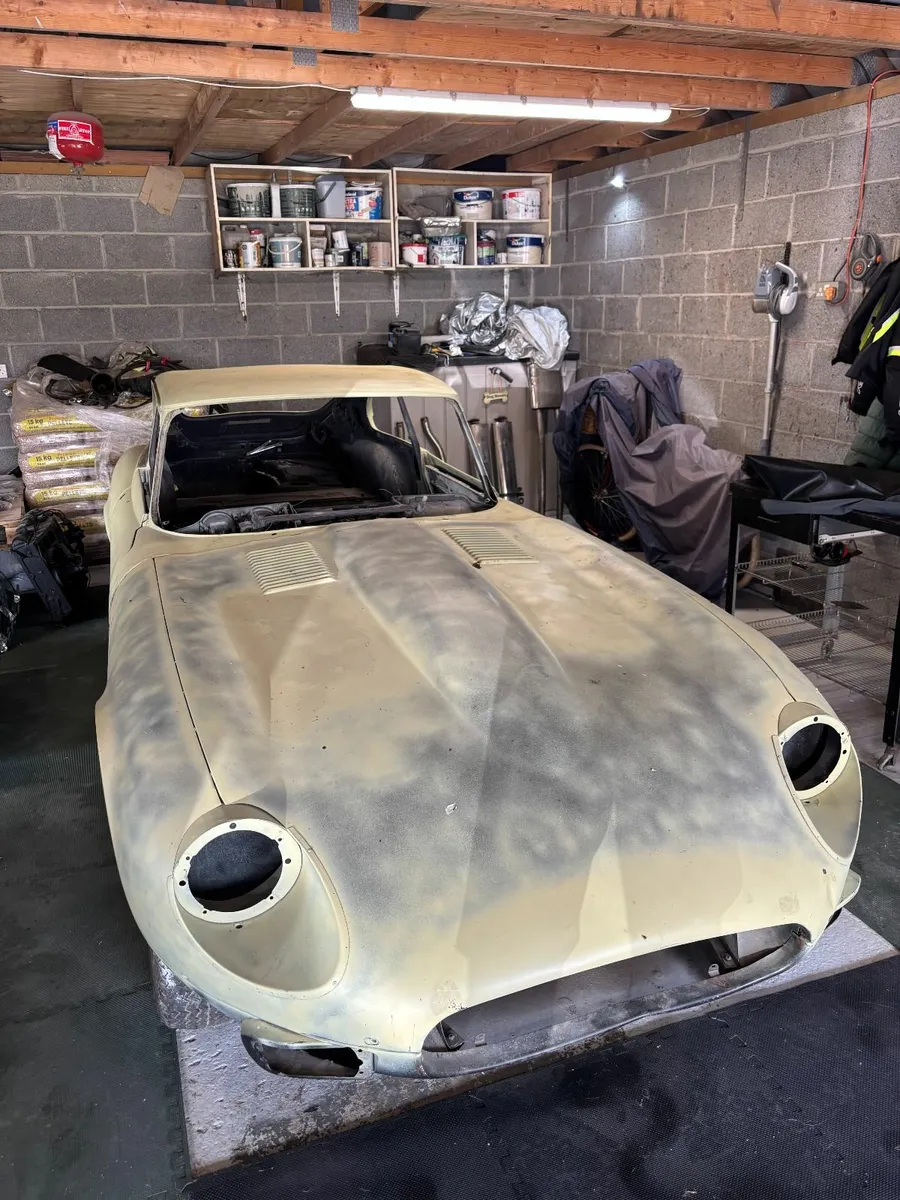 Jaguar E Type Series 3  V12 5.3L - Image 4